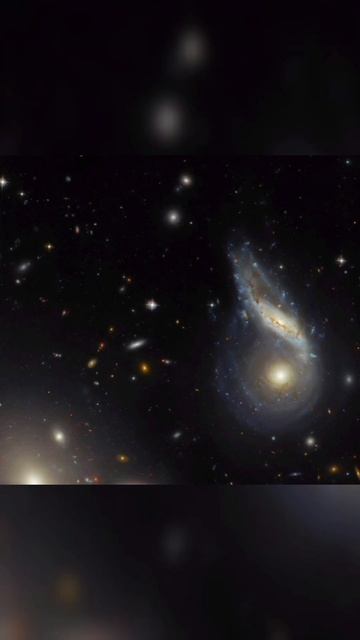 Телескоп Хаббл сфотографировал столкновение двух галактик. 📸 смотреть онлайн