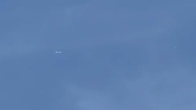 Сигарообразный НЛО. 28.05.2023. Бристоль, Индиана, США.