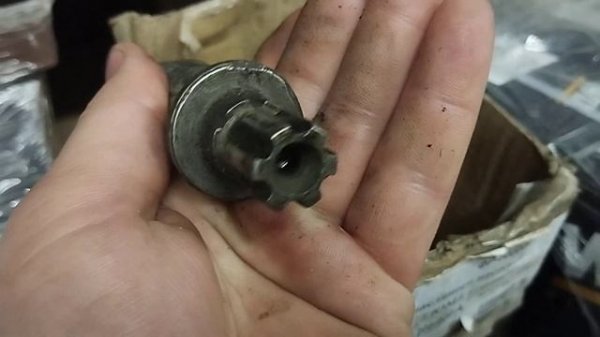 Валик привода масляного насоса ЮМЗ Д-65 Д08-024-А