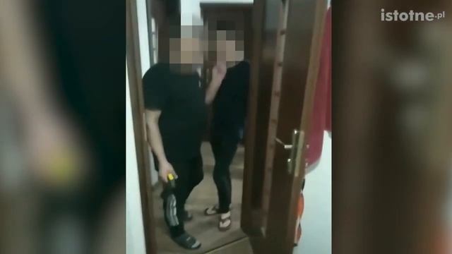 Polak strzelił gazem do Ukraińca i Ukrainki, by wyrzucić ich z zajmowanego mieszkania смотреть онлайн