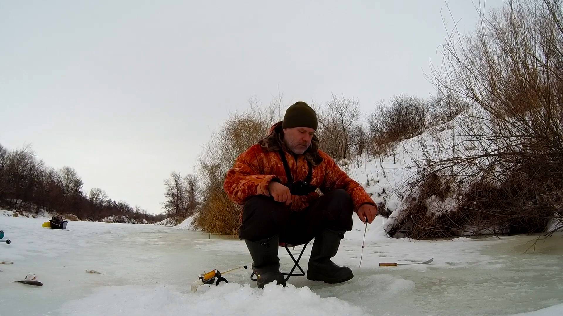 Зимняя рыбалка в начале февраля на речке смотреть онлайн