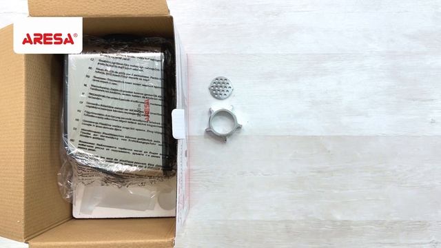 Распаковка мясорубки / Unpacking of meat grinder ARESA AR-2107 смотреть онлайн