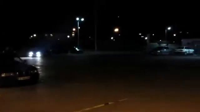 Ти им викаш полиция а те се здрависват с тях смотреть онлайн