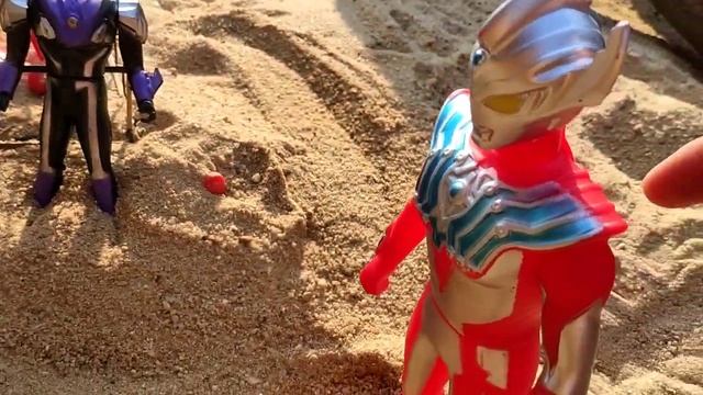 Ultraman Tiga dan Ultraman Geed Menyelamatkan Ultraman Raksasa dari Kejjahatan Ultraman Cosmos смотреть онлайн