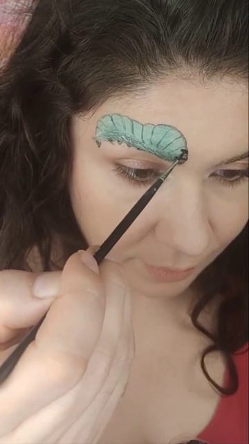 Брови-гусеницы #яркиймакияж #комета #аквагрим #painting #makeuptutorial #грим #брови смотреть онлайн