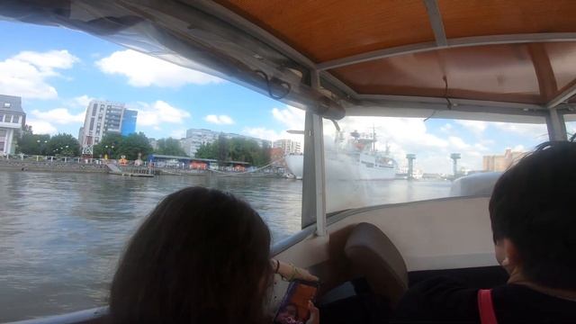 Экскурсия на Катере с Гидом. ( Калининград) смотреть онлайн