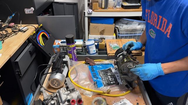 How to Drain Denso AC Compressor and Replace Seals смотреть онлайн