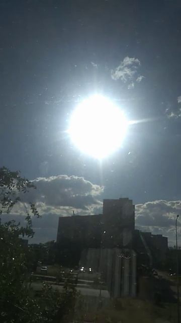 солнце огромное смотреть онлайн