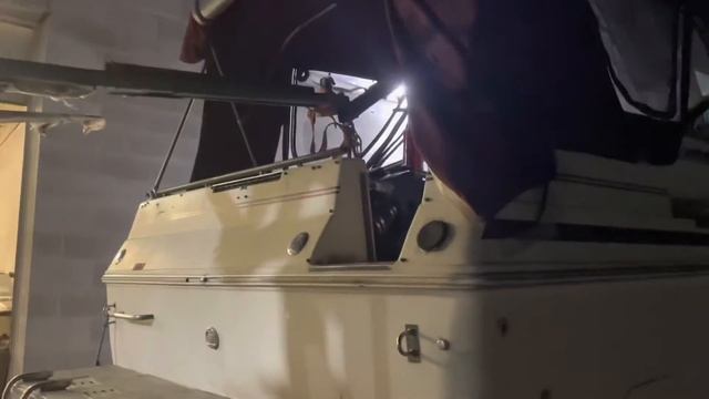 Restoring Sea Ray Sundancer (ep.2 Getting the engine in and lake test) смотреть онлайн