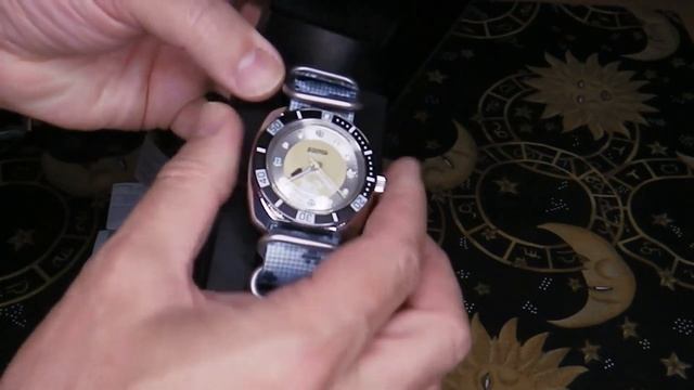 Vostok Amphibia SE 710AN2 Unboxing Yuri Gagarin 60th Anniversary First Man In Space by Soviet.Marke смотреть онлайн
