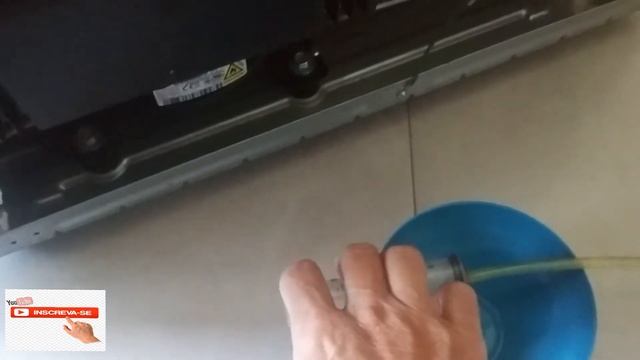 Retirar agua do reservatório geladeira Samsung смотреть онлайн