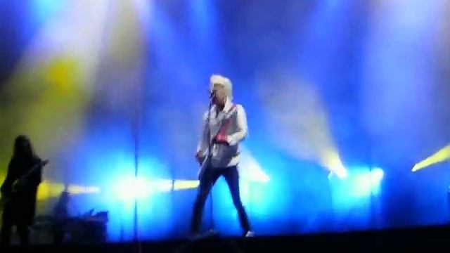 30 seconds to mars - Attack (Coke live music festival 20.08.10) смотреть онлайн