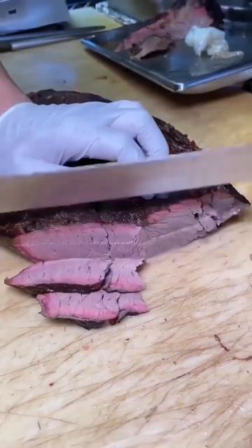 MASSIVE BBQ BRISKET BURGER смотреть онлайн