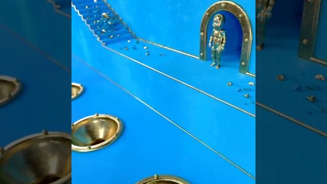 mechanical machine man jump for target 3D Art смотреть онлайн