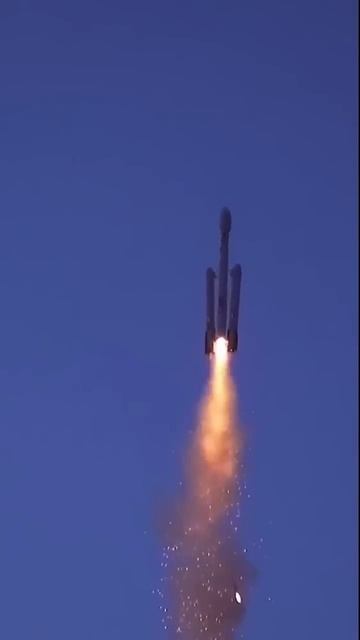 What would happen if lightning strikes a rocket #science #sciencefacts смотреть онлайн