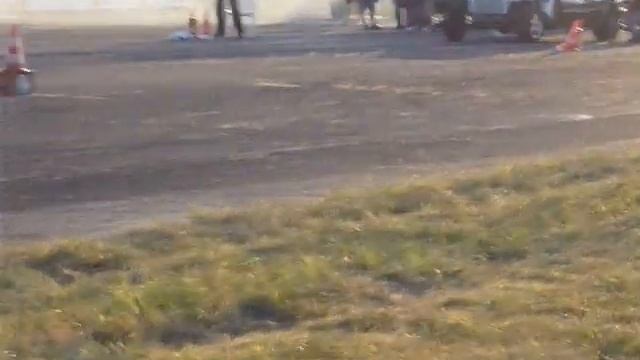 Palenie gumy i wyścig BMW 325 850 KM na Gecko Cup Kamieniu Śląskim смотреть онлайн