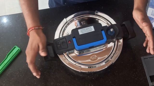 Prestige's Stainless Steel 3 Litre Flip-On Review and Comparison смотреть онлайн