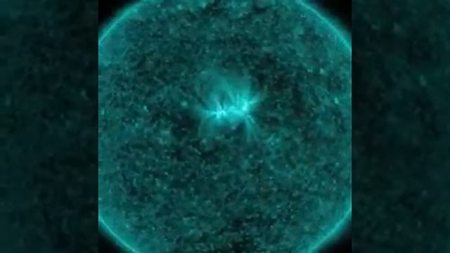 НАСА показало голубое солнце смотреть онлайн