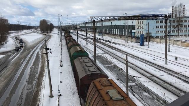 Электровоз ВЛ11М-349 с грузовым поездом смотреть онлайн