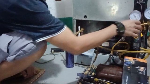 161.DIY:MR.TDJLP. ep1 Refrigerator repair: recharge 134a refrigerant on compressor motor. смотреть онлайн