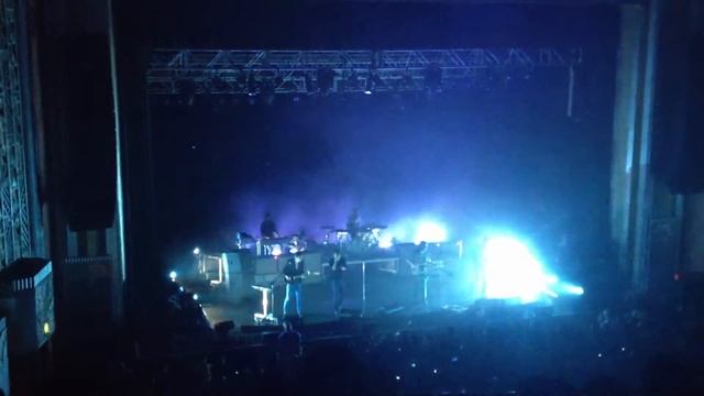 Phoenix - Long Distance Call смотреть онлайн