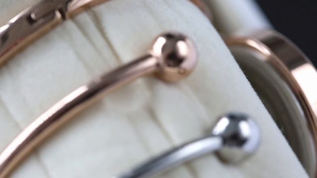 Happy Valentine’s Day! Daniel Klein wishes you unforgettable moments... смотреть онлайн