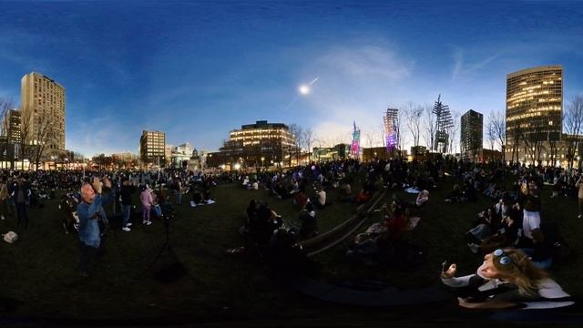 Канада, Мореаль, Солнечное затмение 8 04 2024. VID 20240408 15-24 смотреть онлайн
