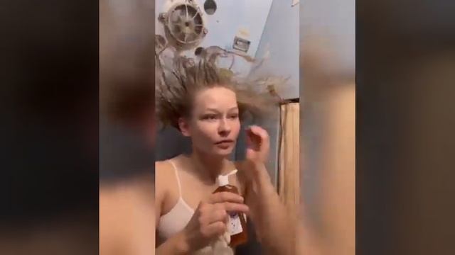 Юлия Пересильд показала как моют голову в космосе