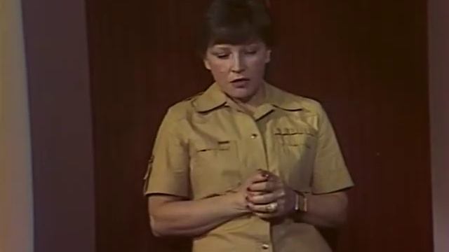 Следствие ведут знатоки. Дело №16 "Из жизни фруктов" (Леонид Куравлёв, Евгения Уралова) смотреть онлайн