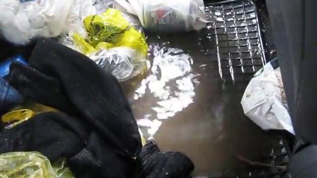 Вычерпываем воду из Джимни 2015-04-18 Клин&Ка смотреть онлайн