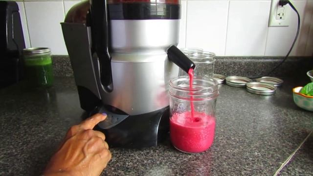 5 HEALTHY DETOX JUICES THAT WILL HELP YOU LOSE WEIGHT! | Cooks Looks & DIYs смотреть онлайн