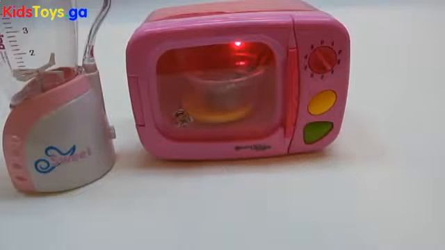 Microwave and Blender Candy Home Kitchen Toy Appliances with Surprise Toys Collection - Play-Doh смотреть онлайн