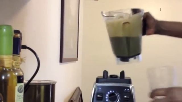 Vitamix Professional Series 750 vs Blendtec Designer Series, SHOWDOWN! смотреть онлайн