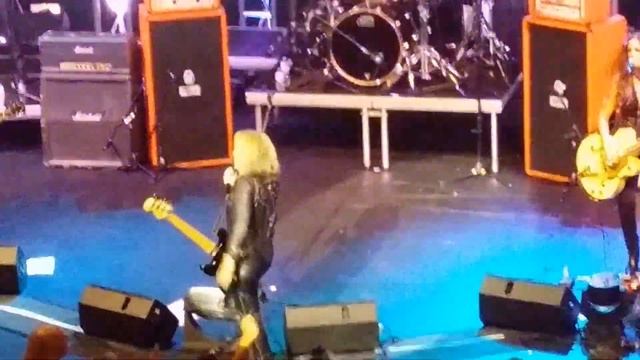 Johnny B Goode. Suzi Quatro.