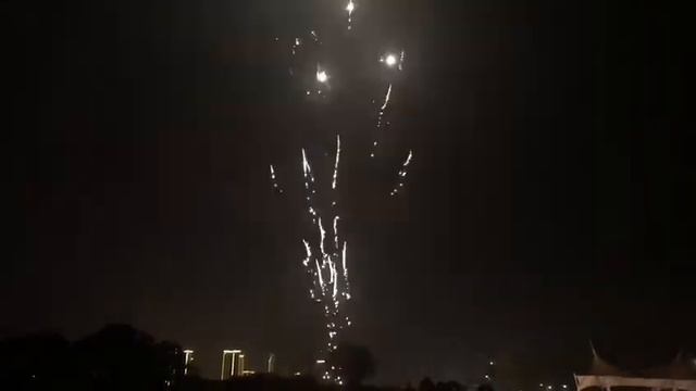 YT 2031 1000's crackling saturn missile