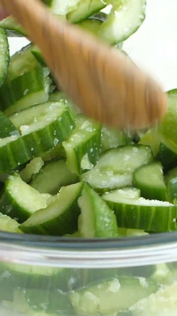 Smacked Cucumber with Chili Oil #shorts смотреть онлайн