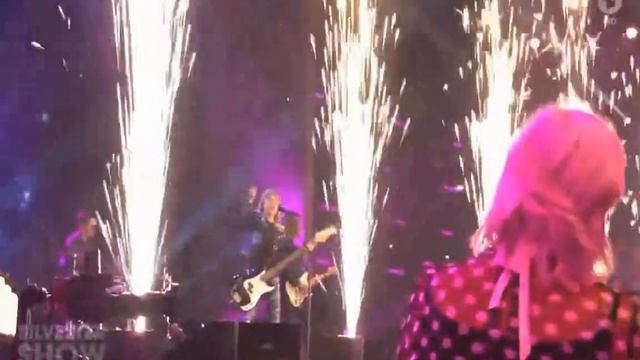 Silvester 21 Suzi Quatro If you cant, give me Love, She´s in love with You & Can the Can смотреть онлайн
