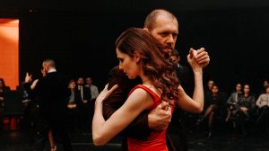 Танго на осколках - Трейлер