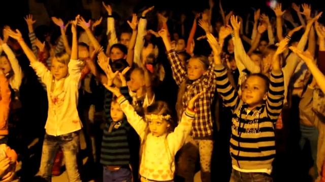 Звезды выходят на сцену. Вечерний флешмоб. Скадовск. Июль 2015г смотреть онлайн