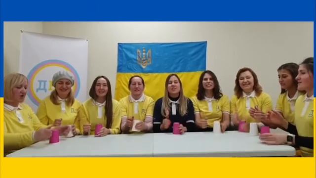 Песня "Чистое сердечко" со стаканчиками - Детское служение смотреть онлайн