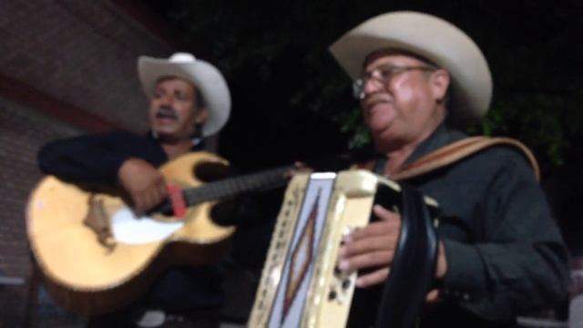 Me divierto cantando El Tendal de atras de mi Carreta - Pilo Chistes Y los Primos de Monterrey смотреть онлайн