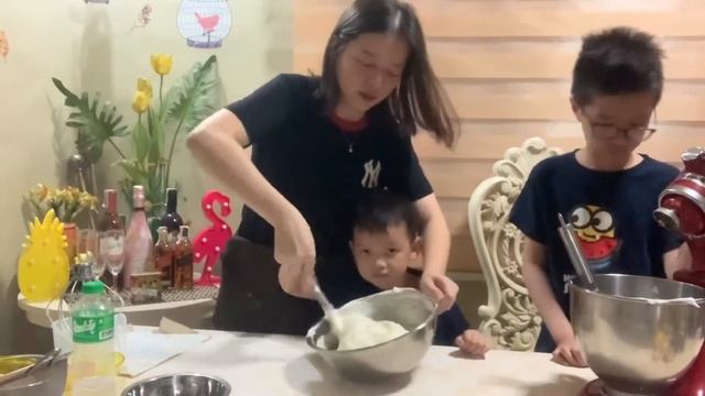 HOW TO MAKE YEMA CAKE! vlog#024 смотреть онлайн