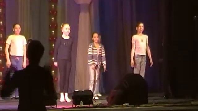 Отчетный концерт дома модежи Вольск1.flv
