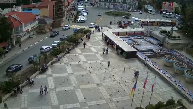 Вебкамера "Площадь Советская". Запись 26.10.2017 13:00:05 смотреть онлайн