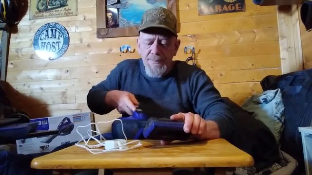 Black & Decker Furbuster Vacuum Review For Pet Hair! смотреть онлайн