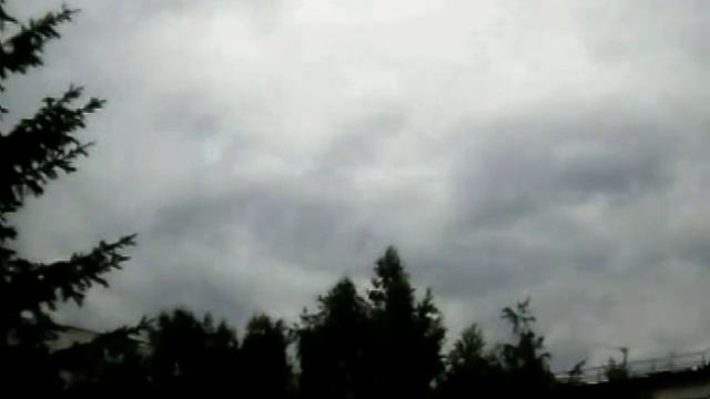 Глаза в небе над Тобольском 7 июля 2011 г.16 ч.52 мин. смотреть онлайн