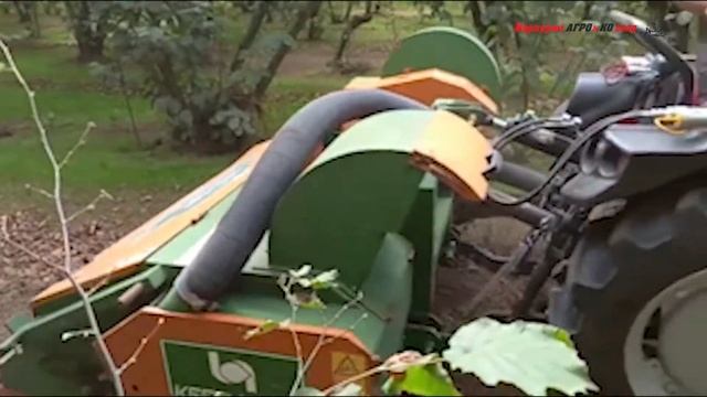 Комбайн за събиране на лешници / орехи и други - прикачен, представен от Меркурий Агро и Ко. смотреть онлайн