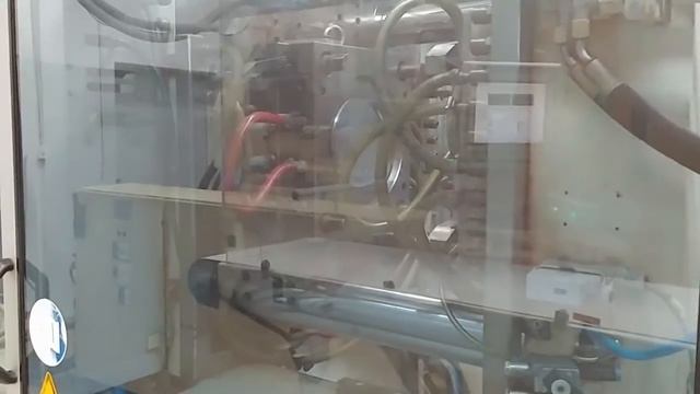 Krauss Maffei KM 125-520 C2 (2004) Injection Moulding Machine смотреть онлайн