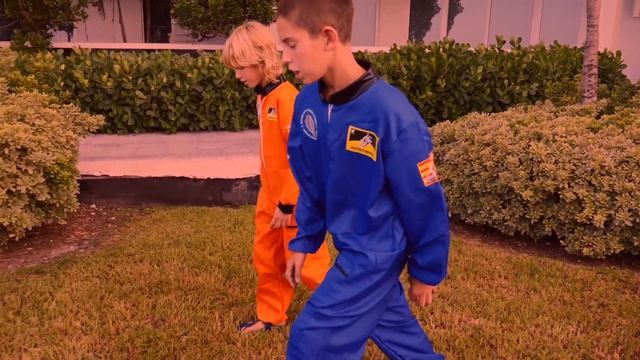 МЫ НА МАРСЕ! Lil Fill & Big Dan космонавты НАСА смотреть онлайн