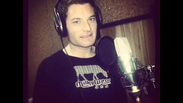 Dario singer Dubai cover living on my own Freddy Mercury смотреть онлайн